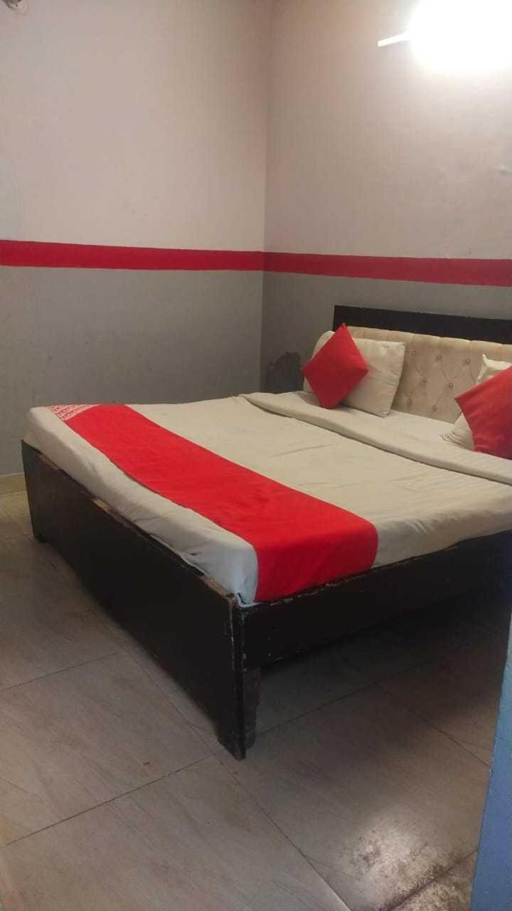 Hotel O Kl Khari Near Ashoka Park Mein Metro Neu-Delhi Exterior foto